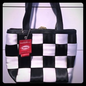 Harvey’s Seatbelt Bag